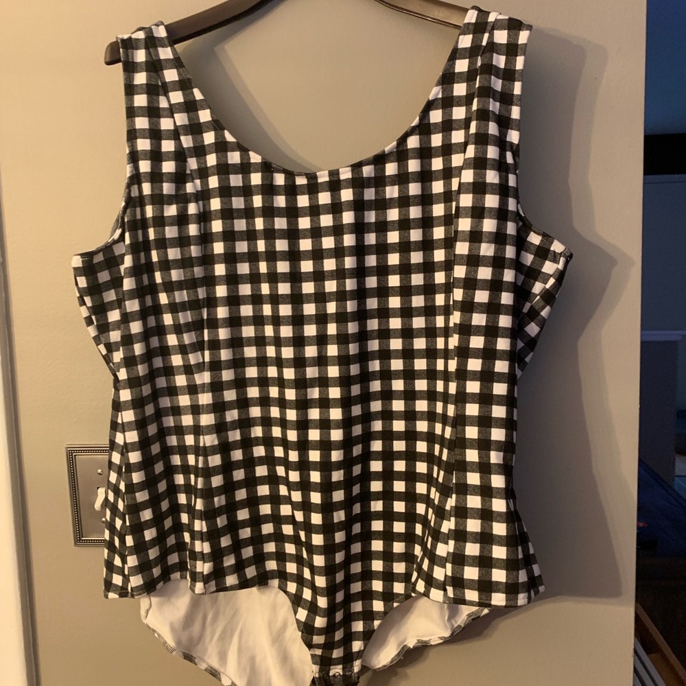 Gingham bodysuit